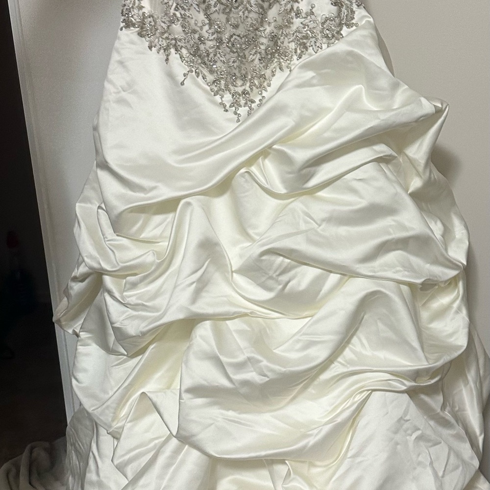 Demetrius wedding dress size 12 ivory